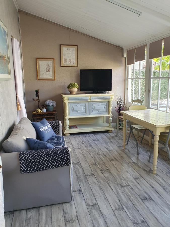 La Maison De Jeanne Lesparre-Médoc Esterno foto