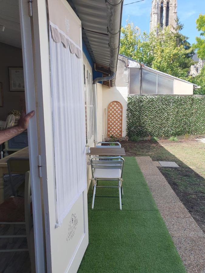 La Maison De Jeanne Lesparre-Médoc Esterno foto